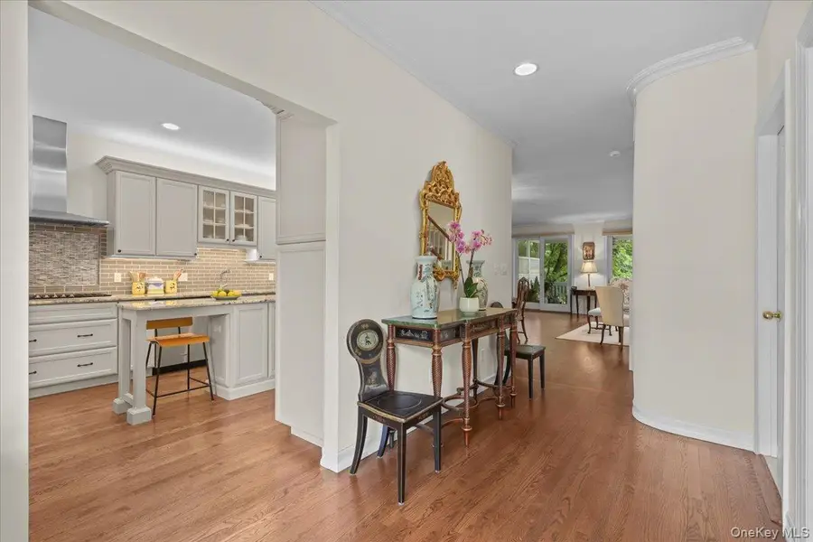 18 Brookview Drive, Pleasantville, NY 10570 - #3
