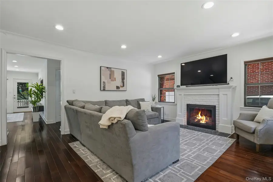 38 Bayview Terrace, Manhasset, NY 11030 - #2