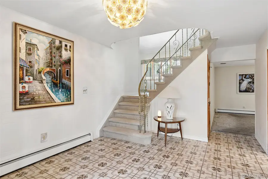 27 Spacecraft Lane, Hauppauge, NY 11788 - #3