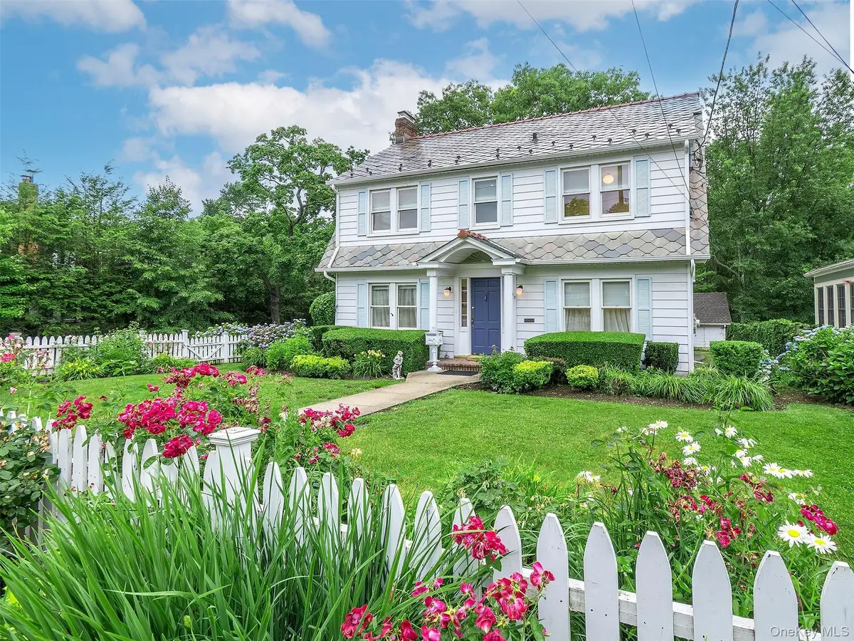 33 Oakland Street, Huntington, NY 11743 - #1