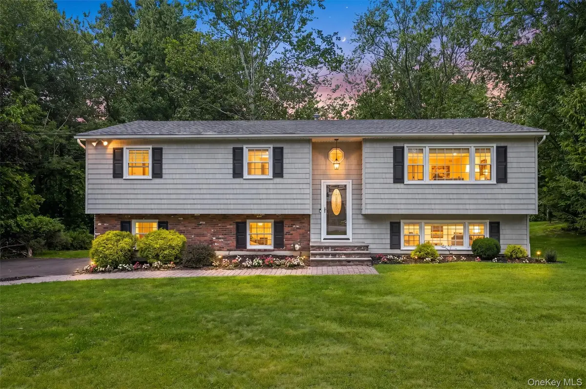 11 Nuthatch Lane, West Nyack, NY 10994 - #1