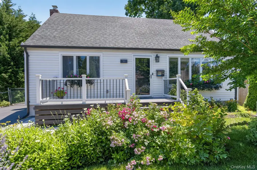 38 Oakwood Street, Greenlawn, NY 11740 - #3