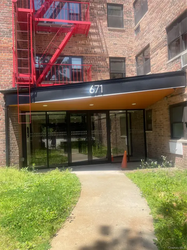 671 Bronx River Road #4G, Yonkers, NY 10704