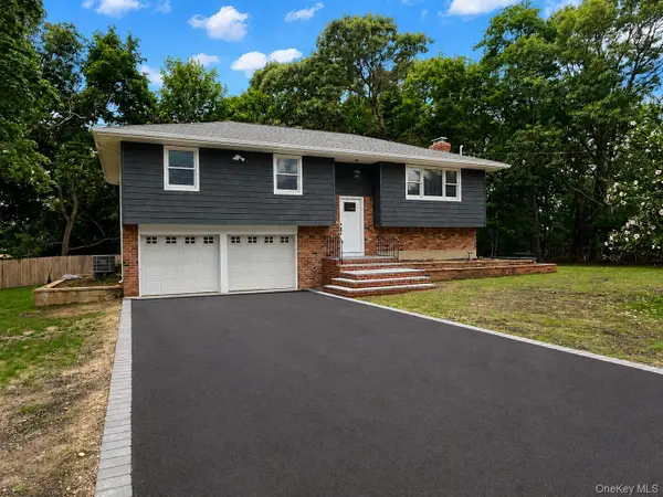 32 Groveland Park Boulevard, Sound Beach, NY 11789