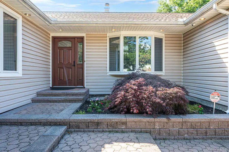 158 Saint Nicholas Avenue, Smithtown, NY 11787 - #2
