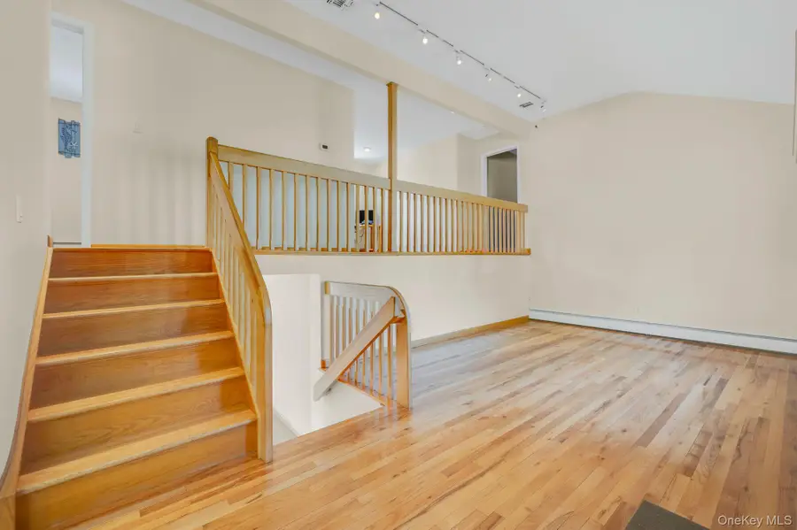 158 Saint Nicholas Avenue, Smithtown, NY 11787 - #3