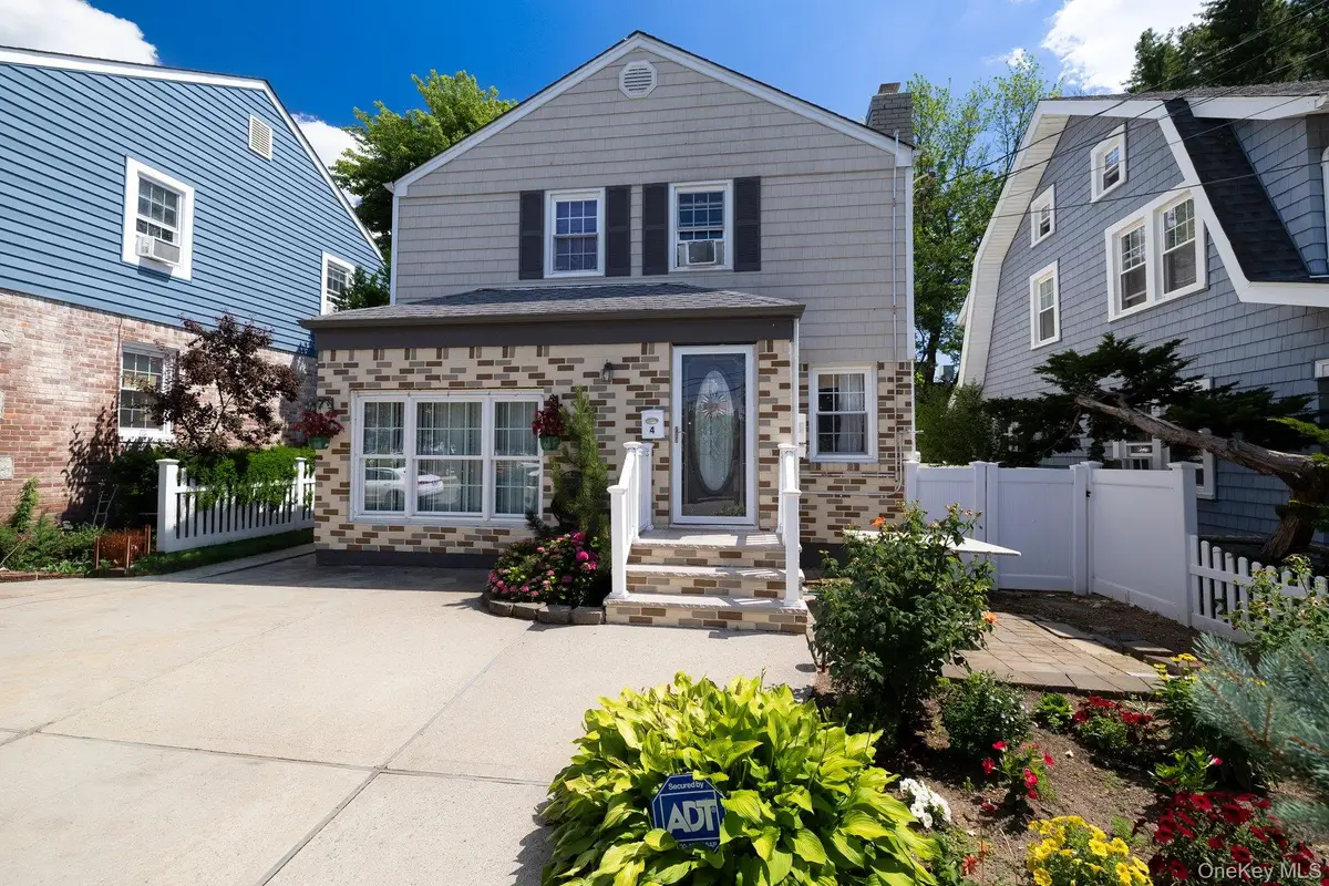4 Nassau Boulevard, Malverne, NY 11565 - #1