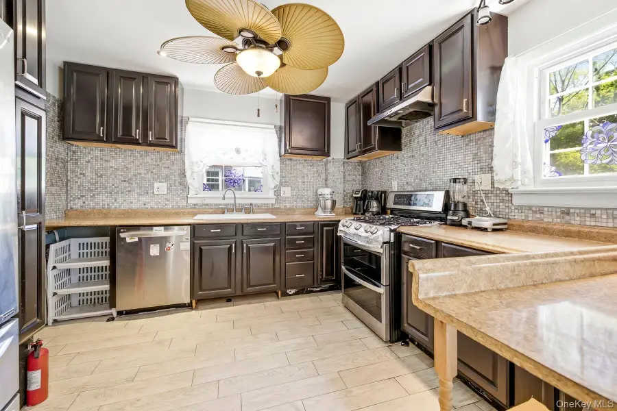 4 Nassau Boulevard, Malverne, NY 11565 - #3