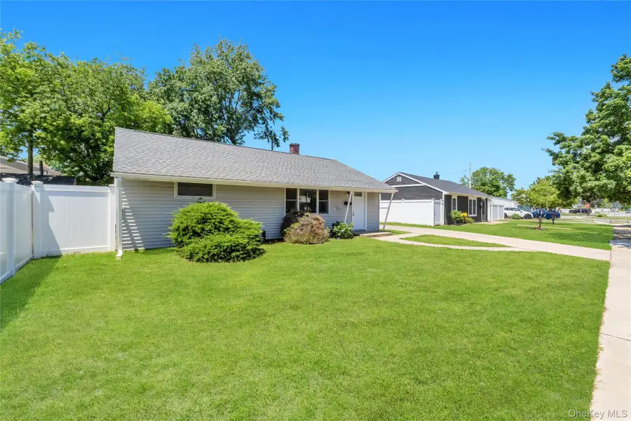 23 Kevin Lane, Bethpage, NY 11714 - #2