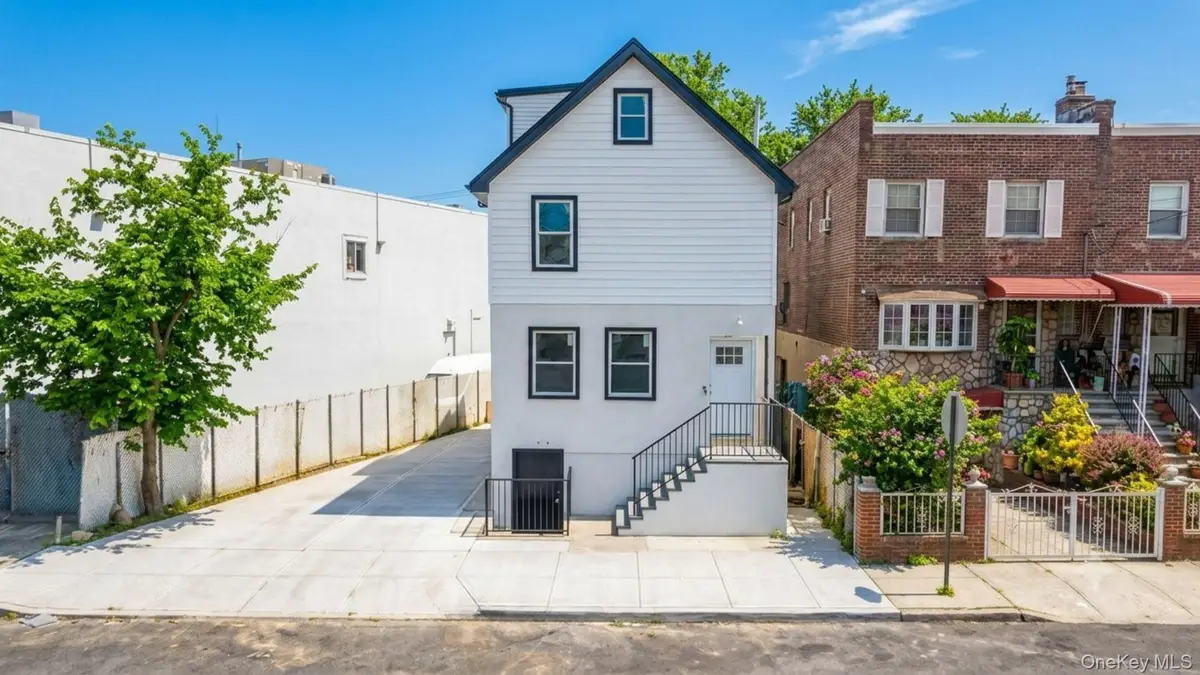 1148 E 211th Street, Bronx, NY 10469 - #1