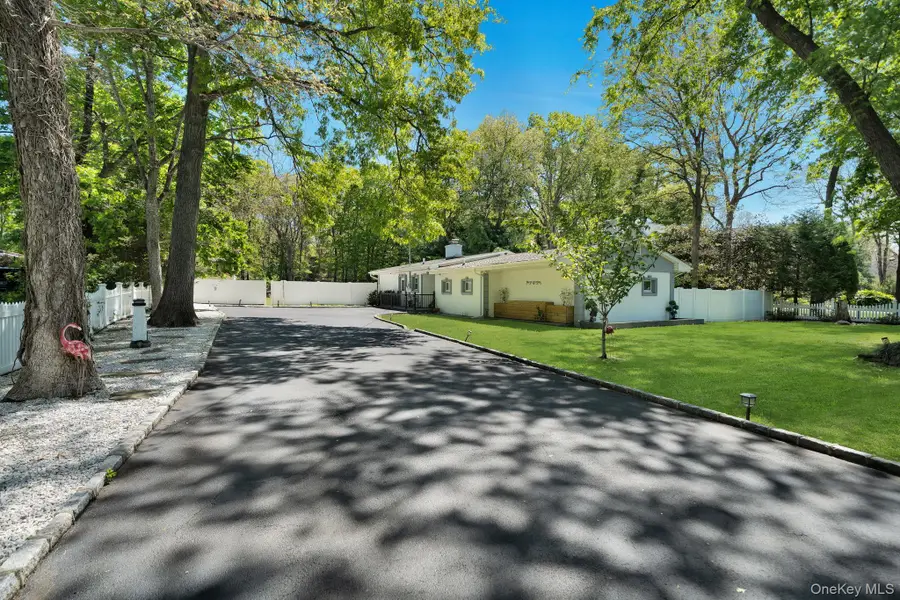 1089 Westminster Avenue, Dix Hills, NY 11746 - #3