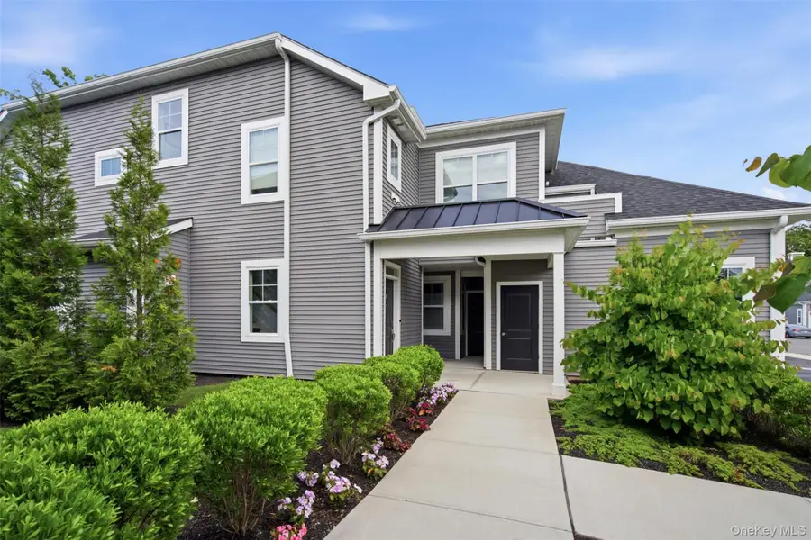 21 Seasons Way, Dix Hills, NY 11746 - #2