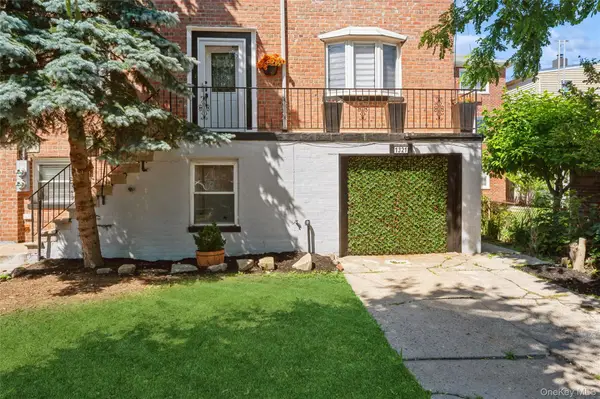 1321 Gillespie Avenue, Bronx, NY 10461