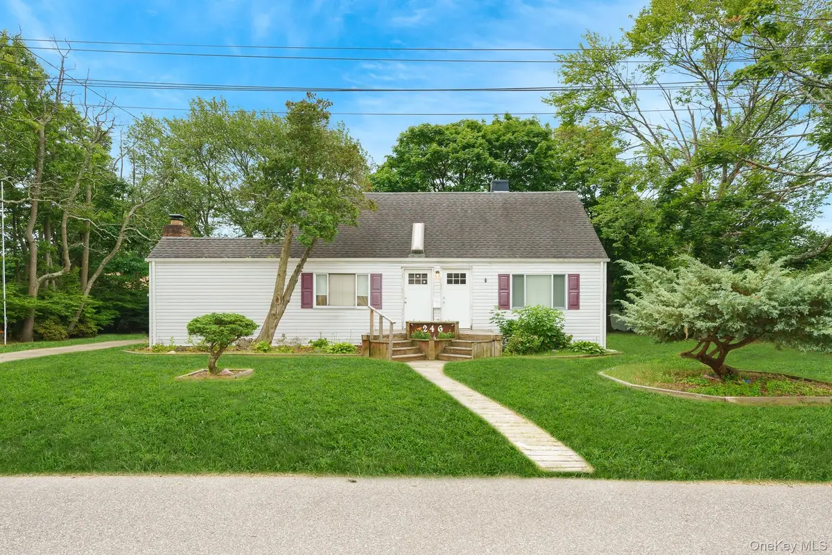246 Columbus Avenue, West Babylon, NY 11704 - #1