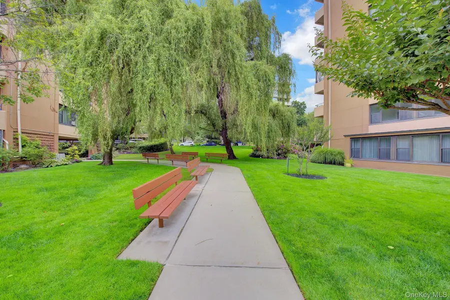 166-10 Powells Cove Boulevard #2C, Whitestone, NY 11357 - #3