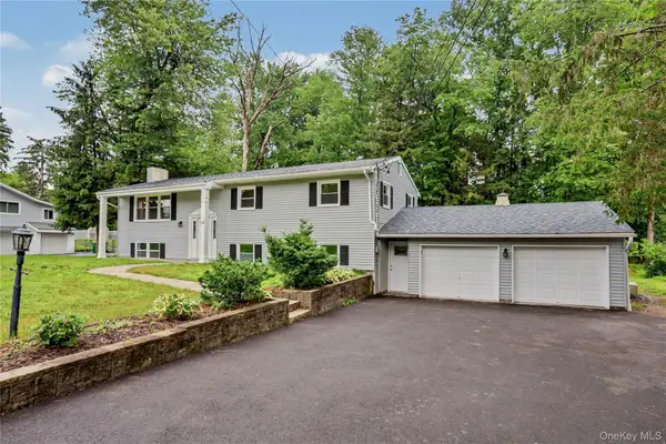 12 Roe Drive, Hyde Park, NY 12538