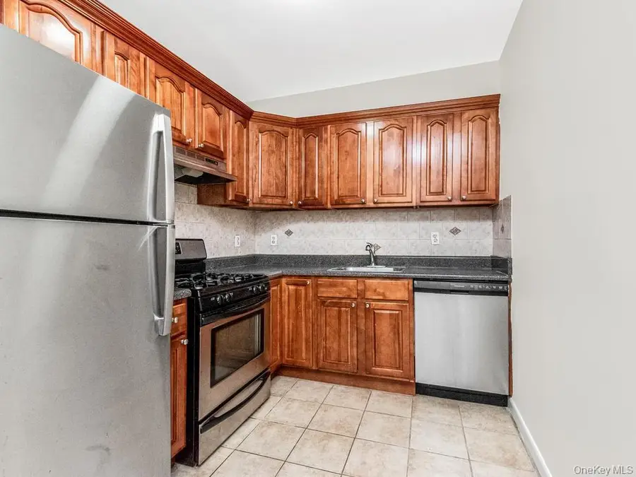 25 Trinity Place #3J, New Rochelle, NY 10805 - #2