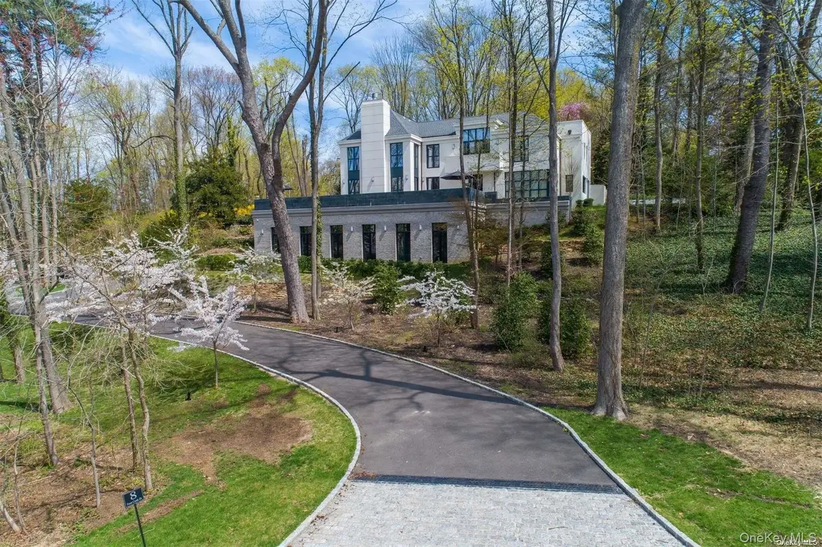 8 Frost Creek Drive, Locust Valley, NY 11560 - #1