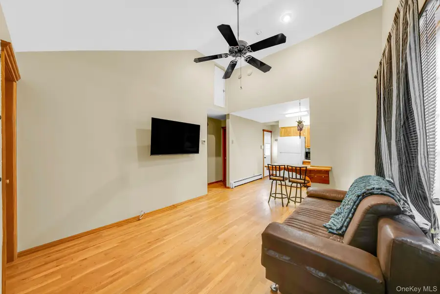 650 College Road, Farmingville, NY 11738 - #2
