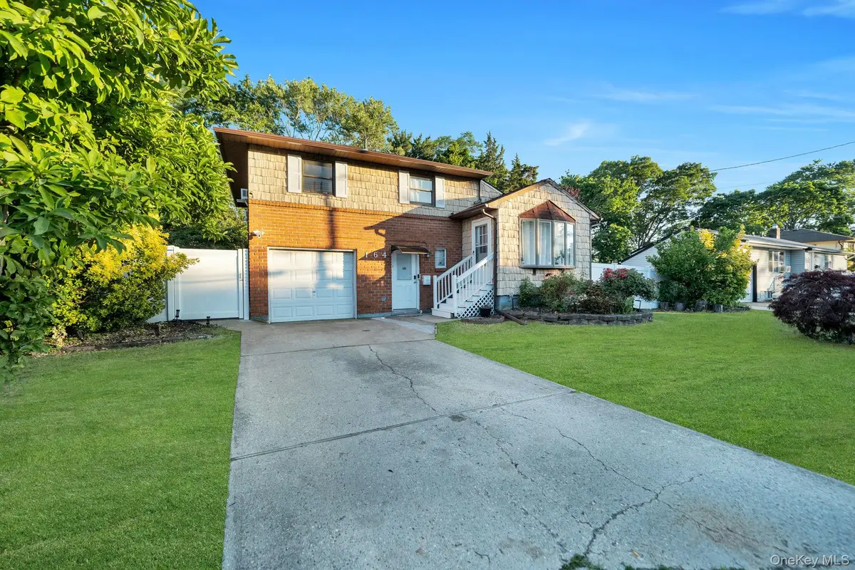 164 Pennsylvania Avenue, Bay Shore, NY 11706 - #1