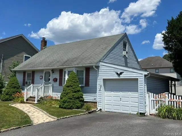 18 Plymouth Road, Massapequa, NY 11758 - #3