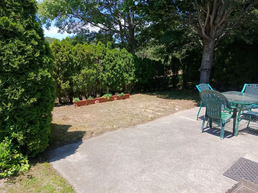 5127 Village Circle E, Manorville, NY 11949 - #3