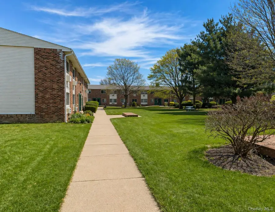 2453 D Union Boulevard #4A, Islip, NY 11751 - #2