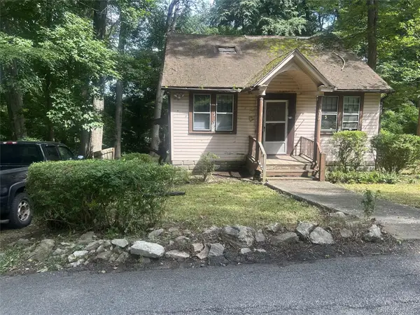 214 Walnut Road, Lake Peekskill, NY 10537
