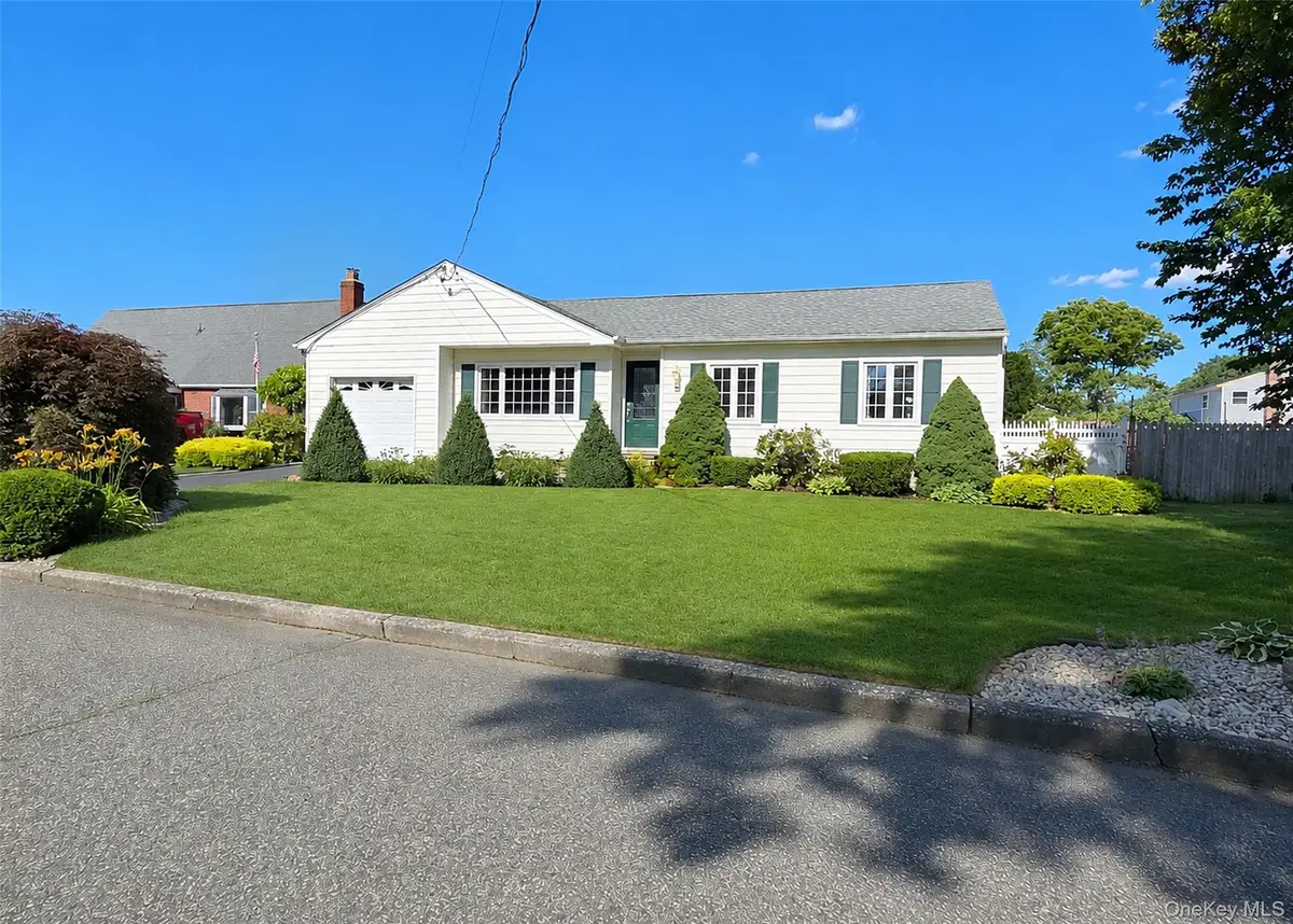 35 Avenue D, Holbrook, NY 11741 - #1
