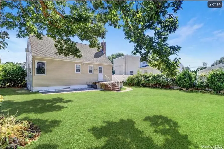 4 West Court, Bethpage, NY 11714 - #2