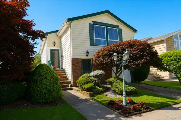 47 Stanley Circle, Staten Island, NY 10308