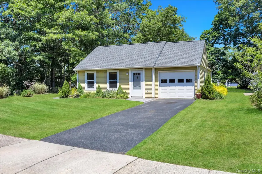 338 Edinburgh Drive, Ridge, NY 11961 - #2
