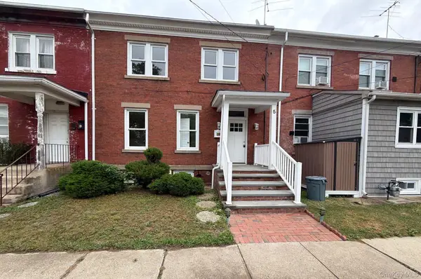5 Columbia Street, Farmingdale, NY 11735