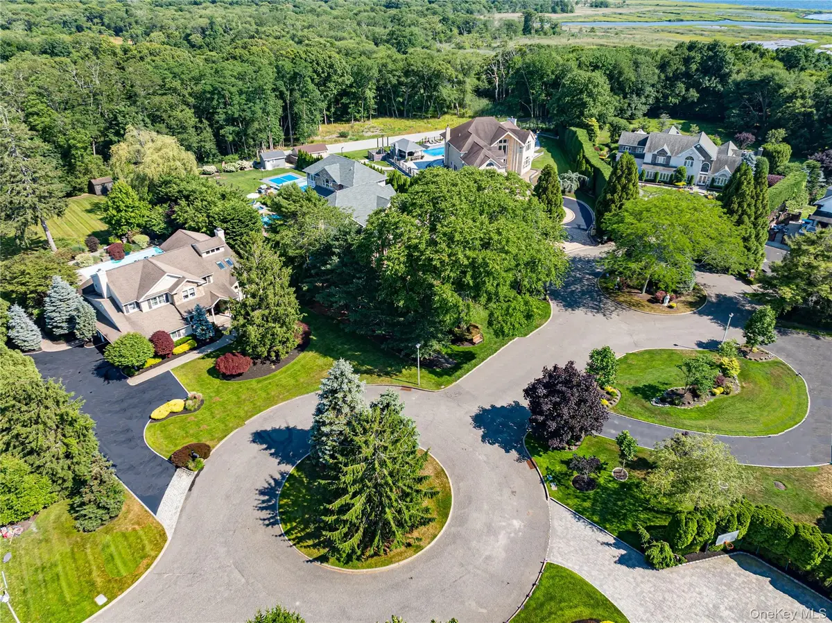 9 Crick Holly Lane, East Islip, NY 11730 - #1