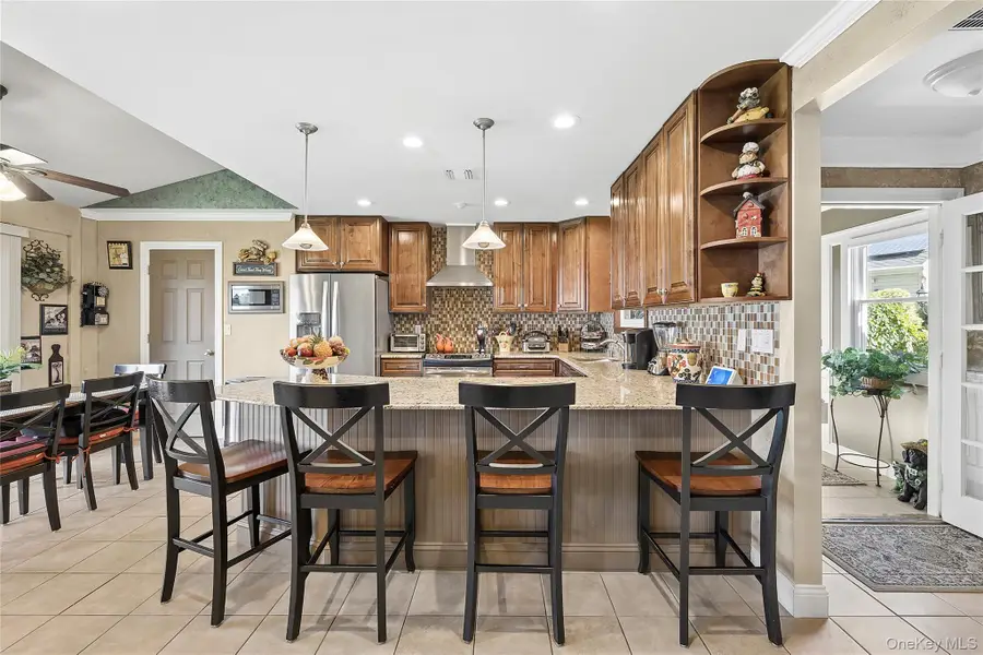 4 Flair Way, Coram, NY 11727 - #2