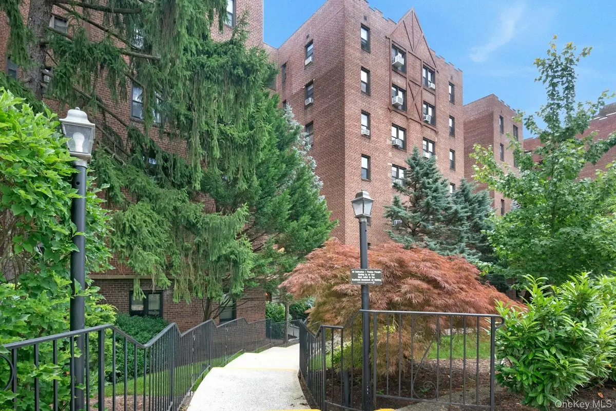 142 Garth Road #2S, Scarsdale, NY 10583 - #1