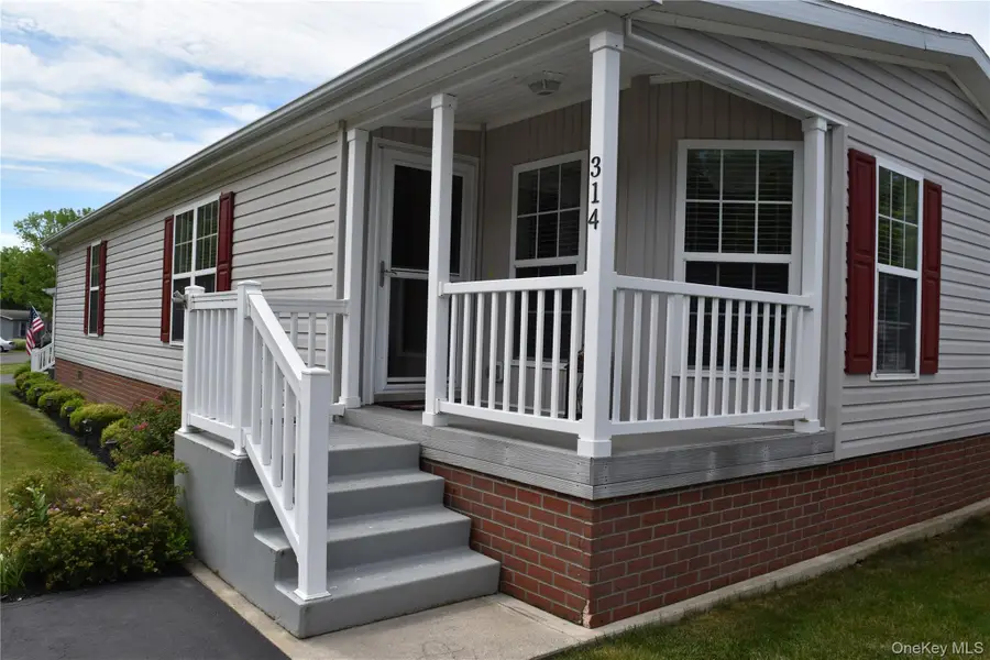 314 Brittany Terrace, Rock Tavern, NY 12575 - #2