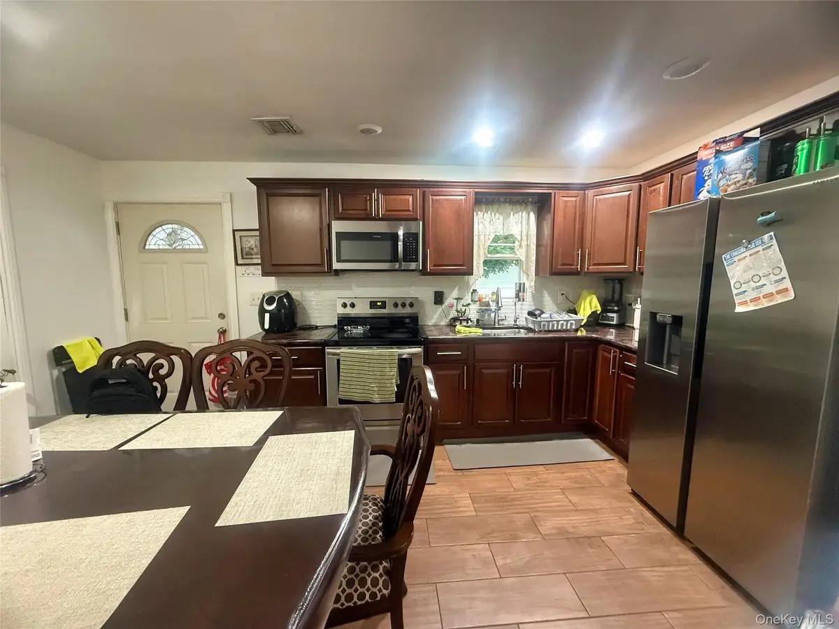 32 Bedford Street, Copiague, NY 11726 - #1