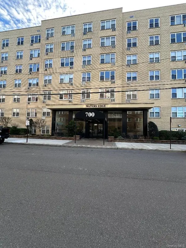 770 Shore Road #6EE, Long Beach, NY 11561