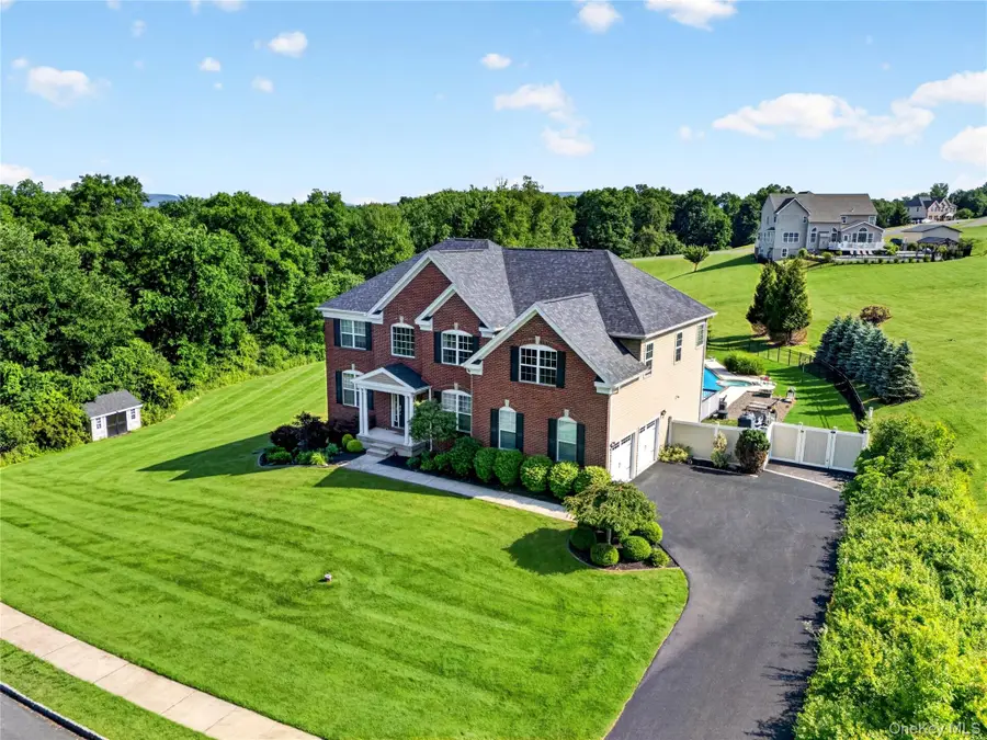 33 Luthien Forest Road, New Windsor, NY 12553 - #2