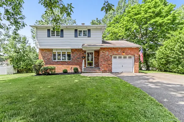 24 Fairview Lane, Orangeburg, NY 10962