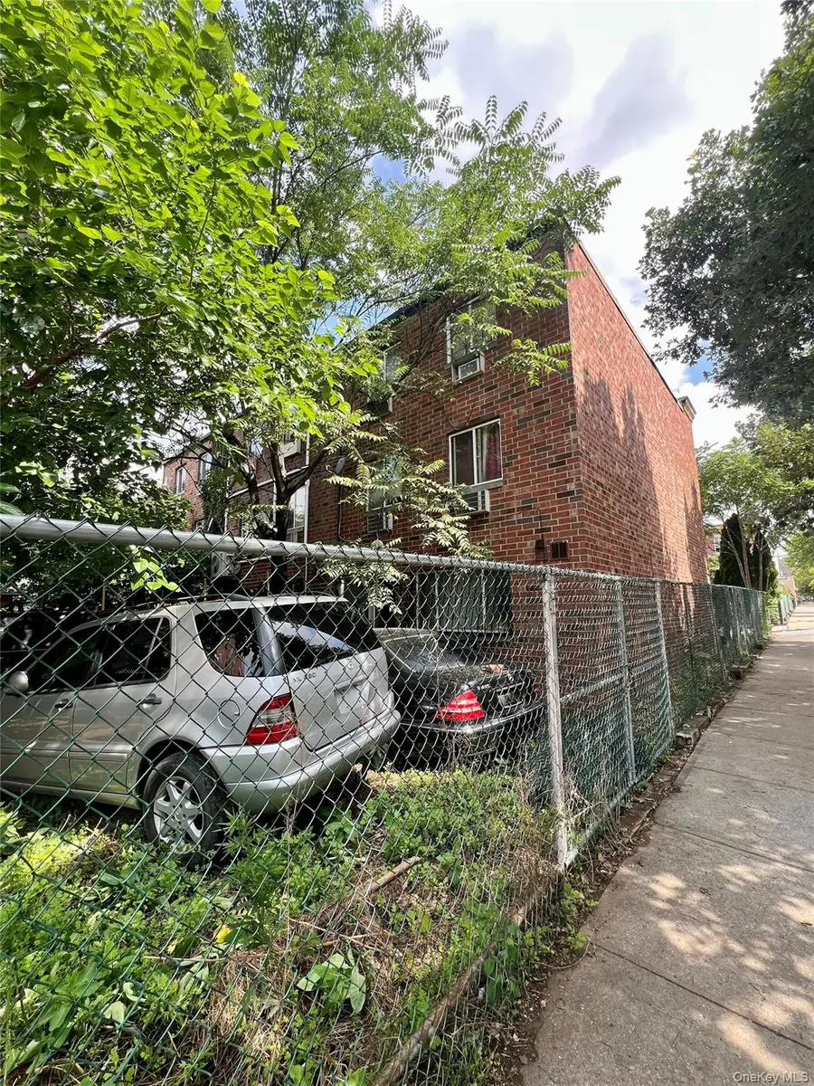466 E 179th Street, Bronx, NY 10457 - #3
