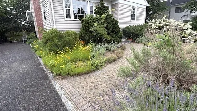 301 Foster Avenue, Sayville, NY 11782 - #2