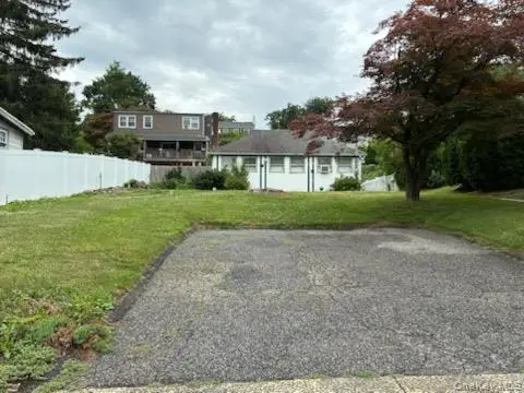 38 S Hillside Avenue, Elmsford, NY 10523 - #2