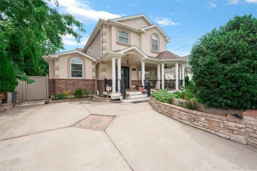 206 N 7th. Street, Lindenhurst, NY 11757 - #2