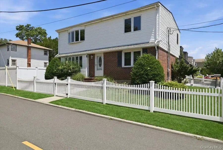 258 Marguerite Avenue, Floral Park, NY 11001 - #2