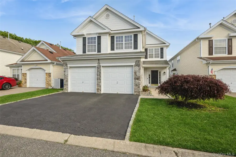 8 Jennifer Lane, Middle Island, NY 11953 - #2