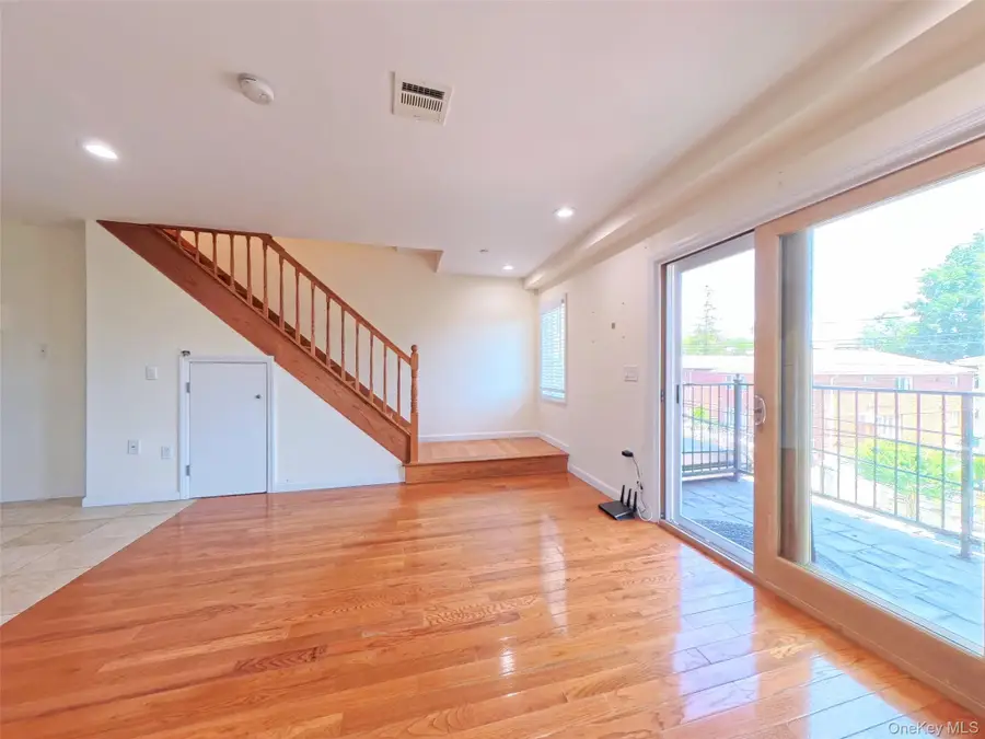 4038 194th Street #3B, Flushing, NY 11358 - #3