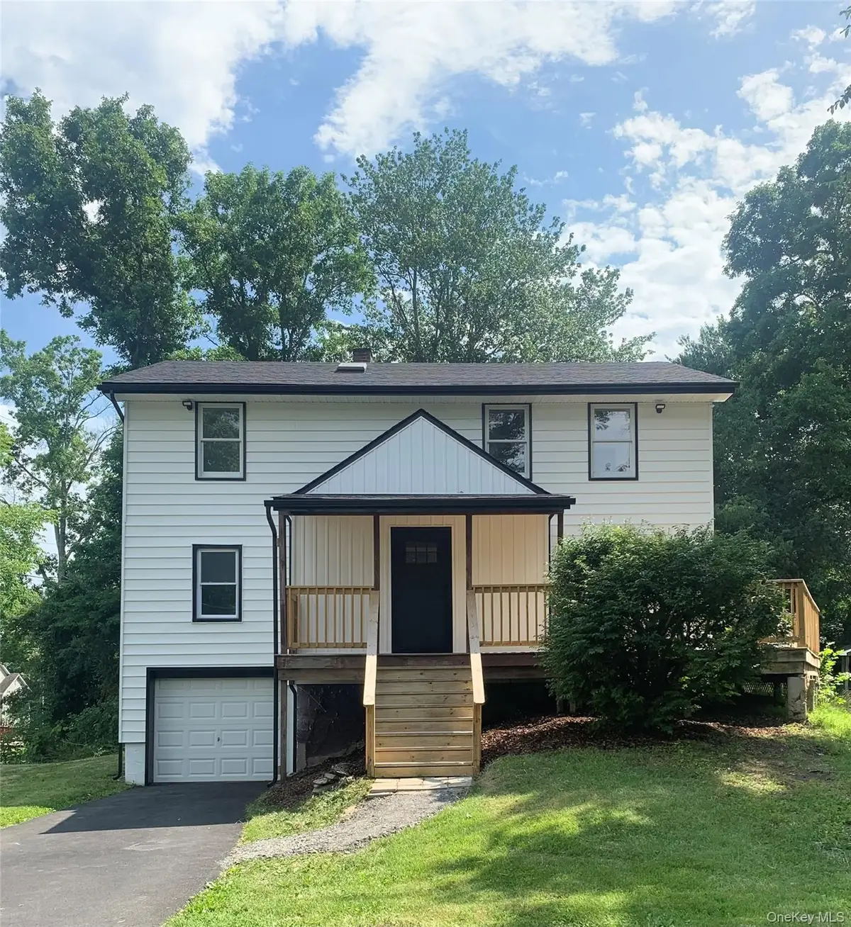 8 E Green Road, Rock Tavern, NY 12575 - #1