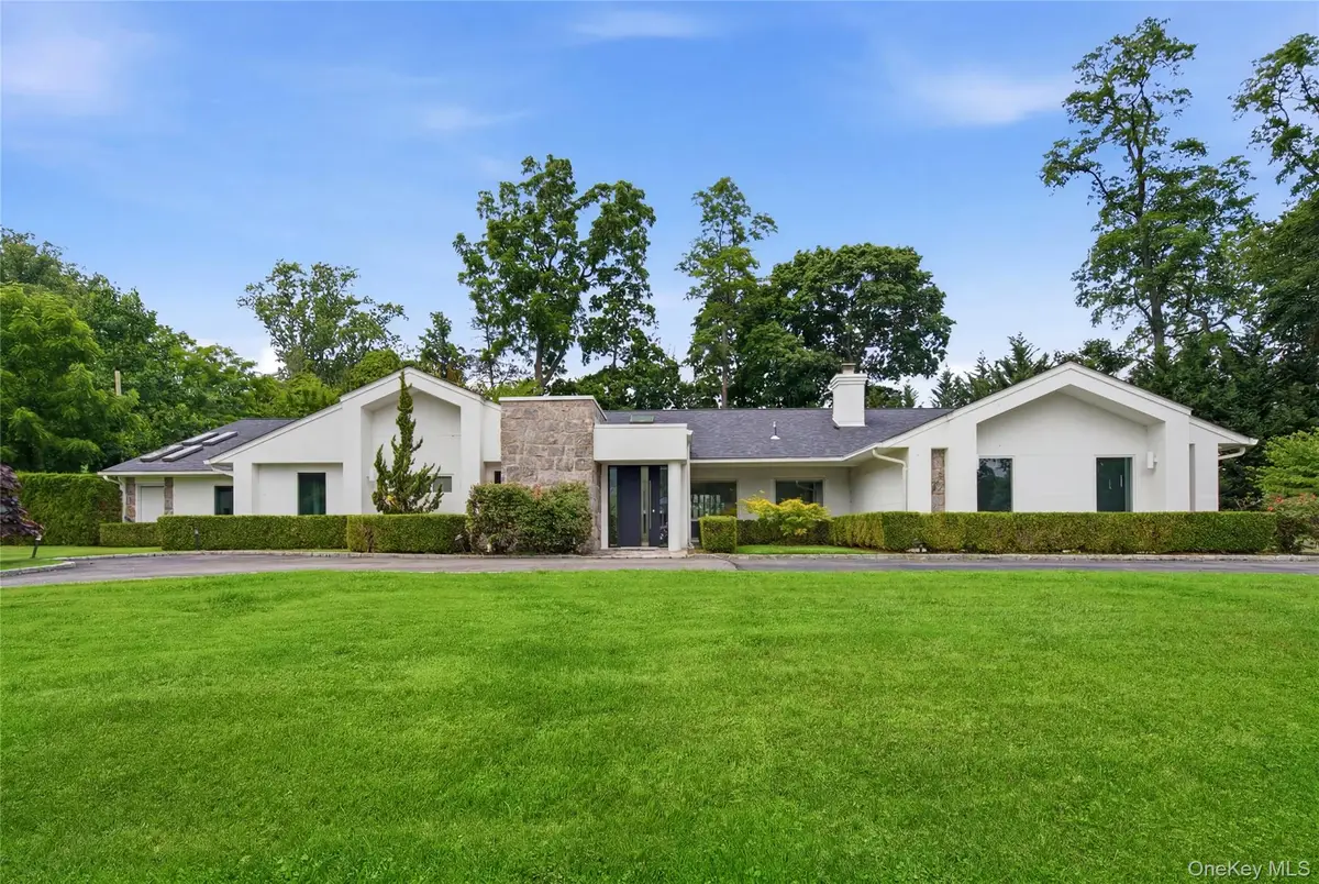 3 Engineers Road, Roslyn Harbor, NY 11576 - #1